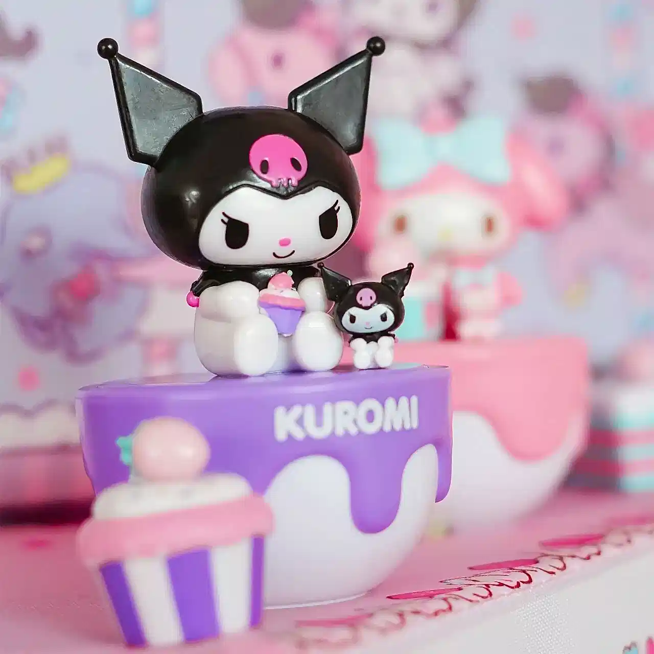 Sanrio Kuromi: Sanrio'nun Asi Yıldızı ve Sevimli Hediyelikleri