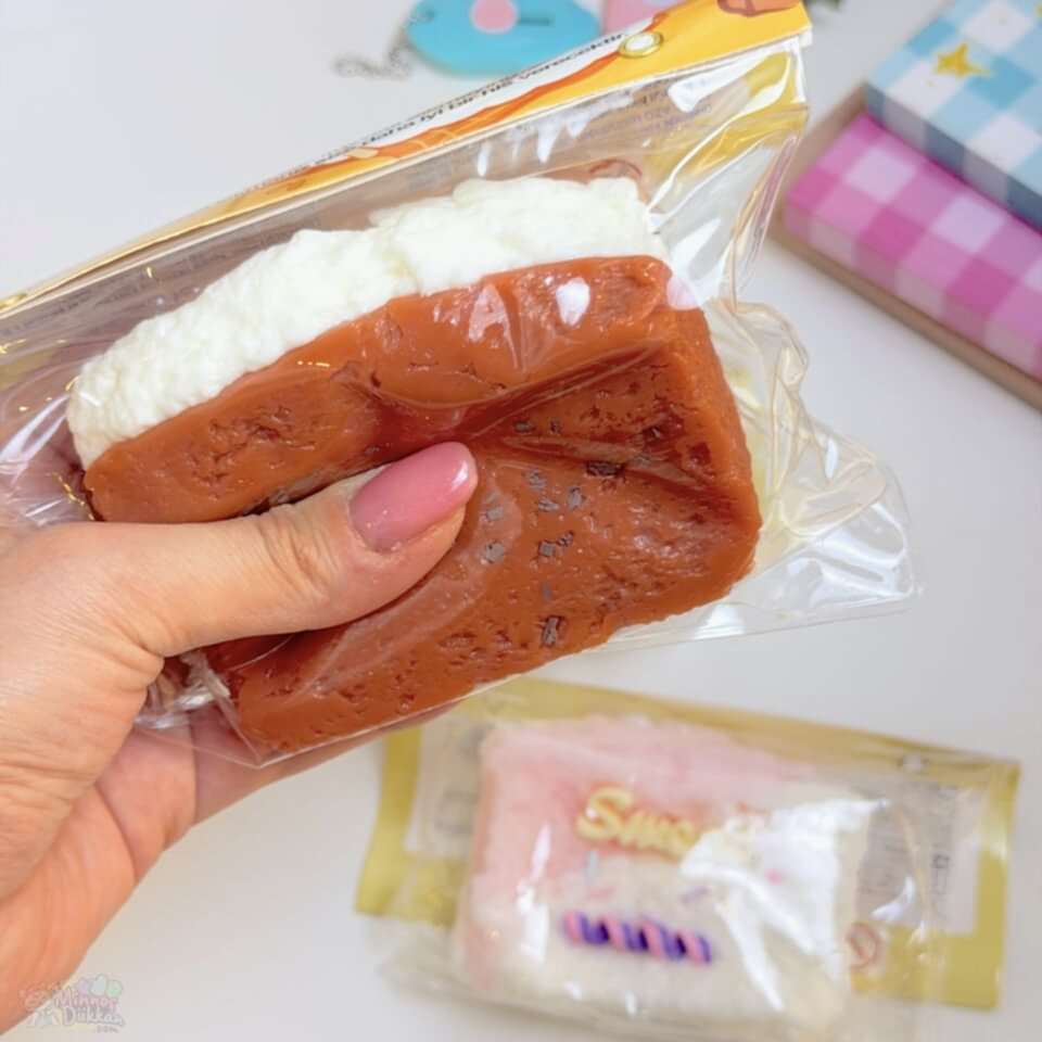Mojmoj Sweet Cake Squishy