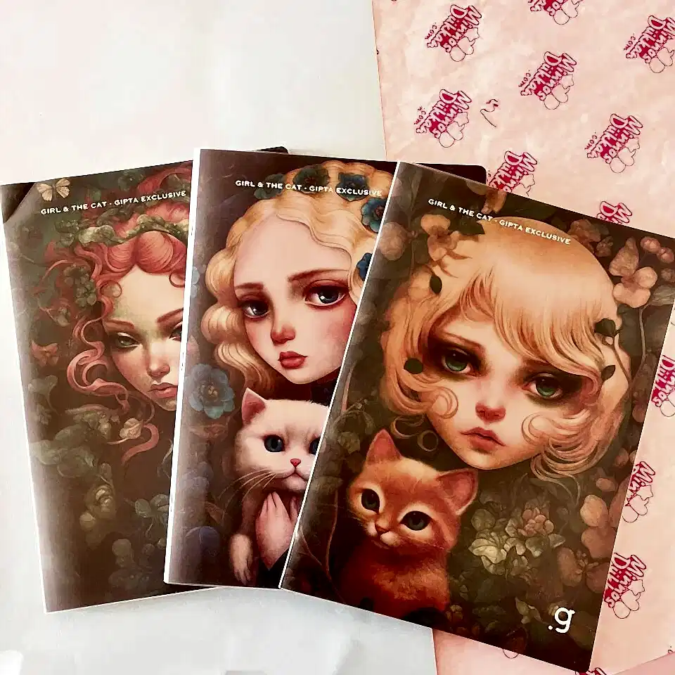 Gıpta Girl and Cat PP Kapak Tel Dikiş Kareli 60 Yaprak Defter A4